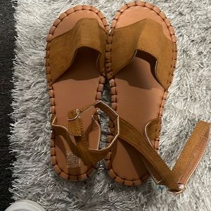 I’m a small business owner and I am putting my products on poshmark